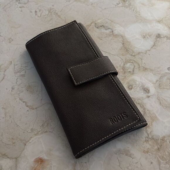 NWT Roots Vinyl Urban Carry All - Picture 1 of 12